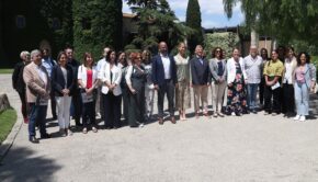 Organitzadors, col·laboradors i membres del campus d'estiu que fa el Festival de Peralada / Aleix Freixas