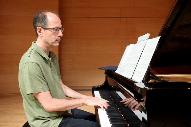 El pianista Miquel Villalba / Eloi Tost