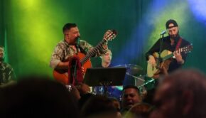 Sabor de Gràcia en el concert a la Plaça de Catalunya de Barcelona / Laura Fíguls