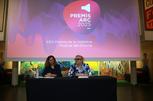 La Regidora de Cultura de l'Ajuntament de Tarragona, Sandra Ramos, i la presidenta de l'ARC, Raquel Bassas a la roda de premsa / Mar Rovira