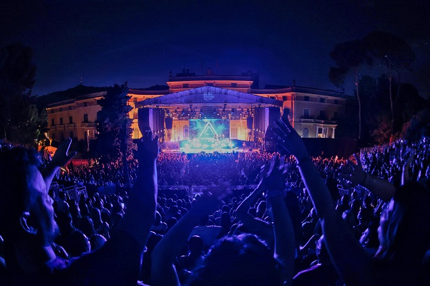 una de les actuacions a Les Nits de Barcelona 2025 al Palau de Pedralbes / Les Nits de Barcelona