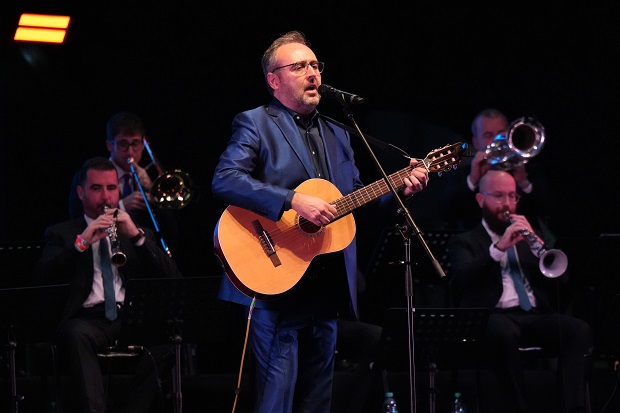 Concert de Roger Mas i Cobla Sant Jordi al Foro FIL / Nico Tomás