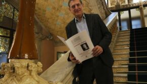 Salvador Brotons amb les partitures del concert homenatge a Conxita Badia / Maria Aladern