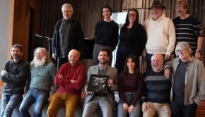foto de família del concert inagural del BarnaSants 2026, 'Llach-Gener'76.50 anys' / Pere Francesch