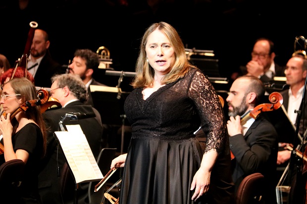 La mezzosoprano Marta Infante durant l'espectacle a La Llotja de Lleida / Alba Mor