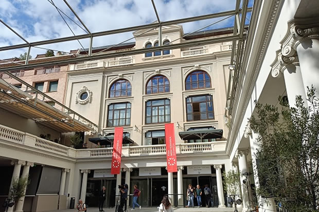 Teatre Kursaal de Manresa / OnaCat.Ràdio