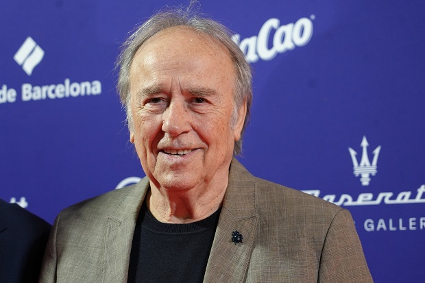 Joan Manuel Serrat a la catifa vermella de La Nit de la Ràdio / Eli Don