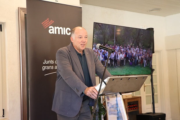 Marc Melillas, Director General de Mitjans de Comunicaió de la Generalitat dirigint-se als associats / AMIC